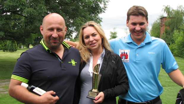 Zwycięzca turnieju, Filip Płaszczykowski z dumnymi rodzicami.